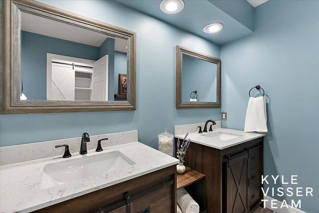 1585 River Oaks Drive, Ada, MI 49301