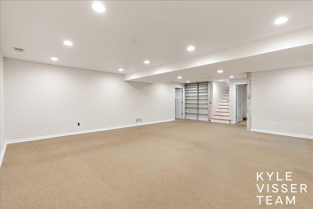 1585 River Oaks Drive, Ada, MI 49301