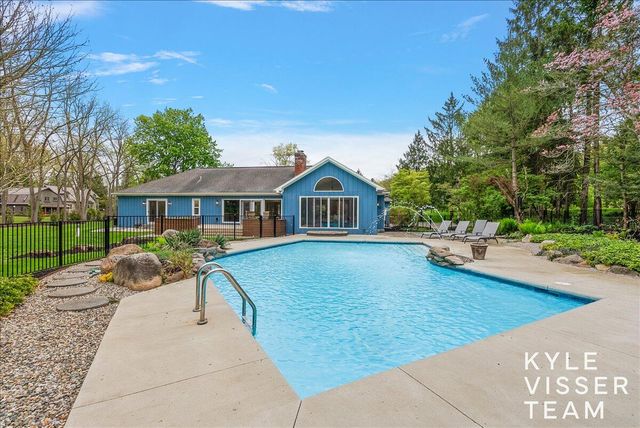 1585 River Oaks Drive, Ada, MI 49301