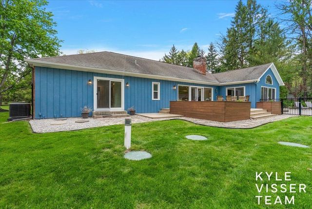 1585 River Oaks Drive, Ada, MI 49301