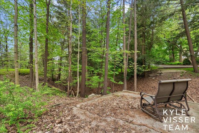1585 River Oaks Drive, Ada, MI 49301