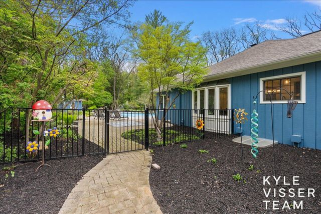 1585 River Oaks Drive, Ada, MI 49301