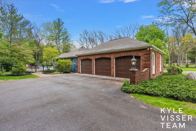 1585 River Oaks Drive, Ada, MI 49301
