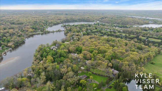 1585 River Oaks Drive, Ada, MI 49301