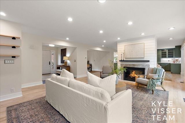 1585 River Oaks Drive, Ada, MI 49301