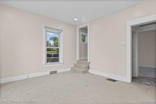 268 S Paddock Street, Pontiac, MI 48342