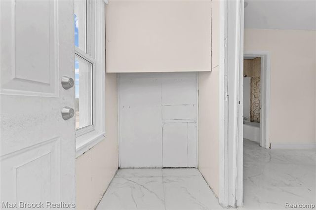 268 S Paddock Street, Pontiac, MI 48342