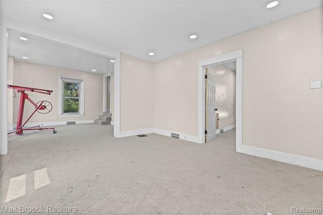 268 S Paddock Street, Pontiac, MI 48342