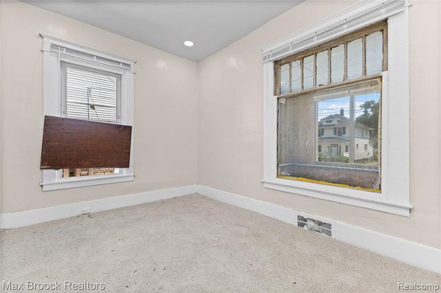 268 S Paddock Street, Pontiac, MI 48342
