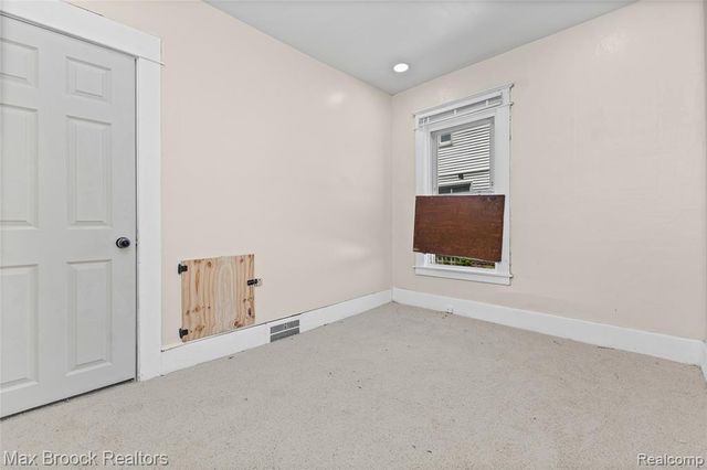 268 S Paddock Street, Pontiac, MI 48342