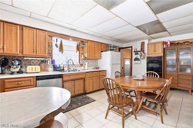 4747 Southwood Drive, Brooklyn, OH 44144