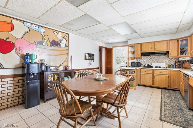 4747 Southwood Drive, Brooklyn, OH 44144