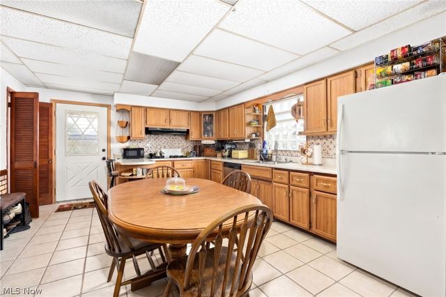 4747 Southwood Drive, Brooklyn, OH 44144