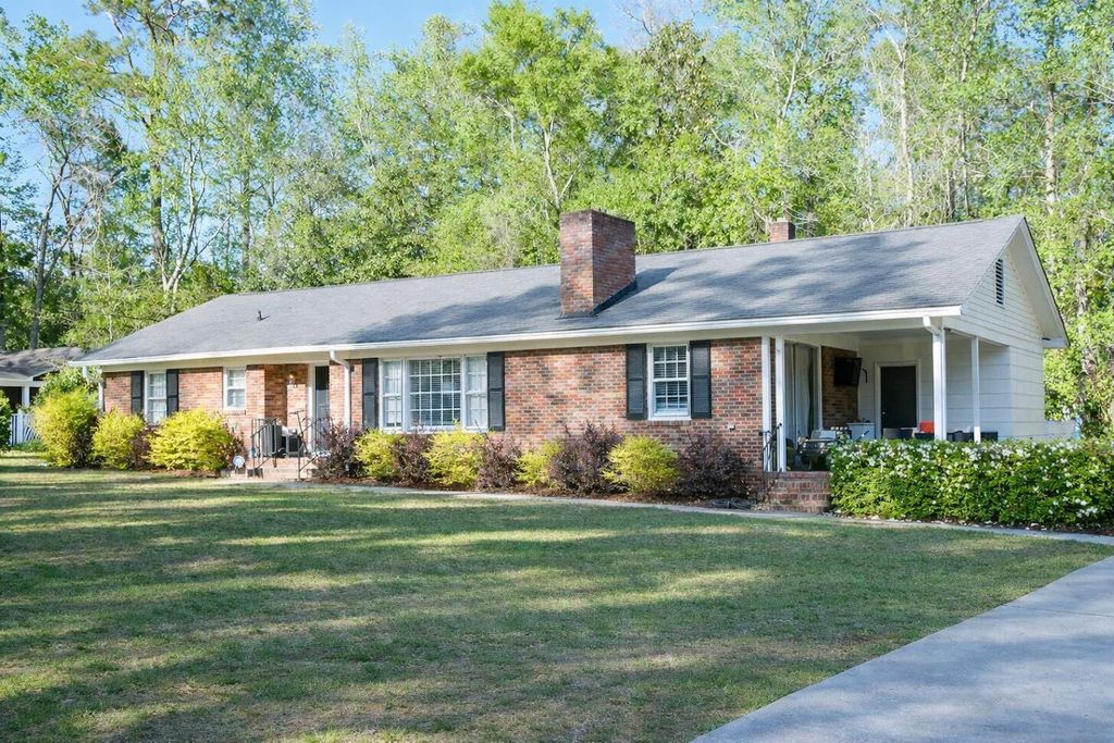 115 Woodlawn, Walterboro, SC 29488