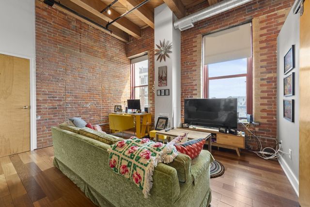 150 E Main Street, 301, Columbus, OH 43215