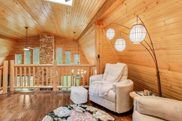 20473 N Plum Grove Road, Palatine, IL 60074