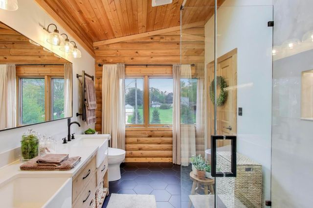 20473 N Plum Grove Road, Palatine, IL 60074