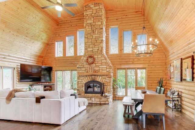 20473 N Plum Grove Road, Palatine, IL 60074