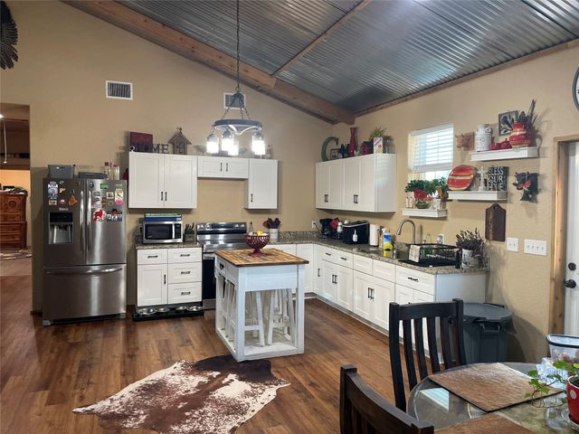 7830 927, Walnut Springs, TX 76690