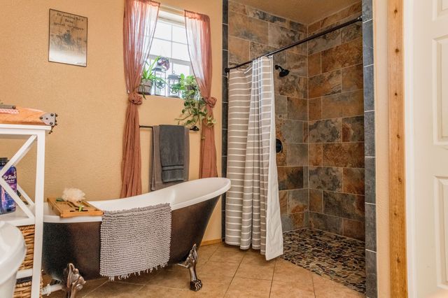 7830 927, Walnut Springs, TX 76690