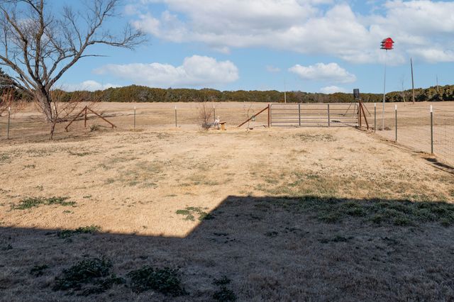 7830 927, Walnut Springs, TX 76690