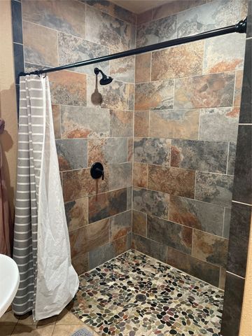 7830 927, Walnut Springs, TX 76690