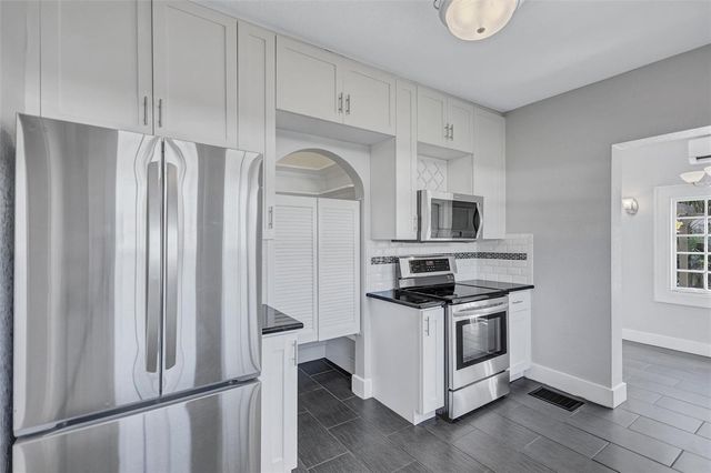 120 PARK STREET N, St Petersburg, FL 33710