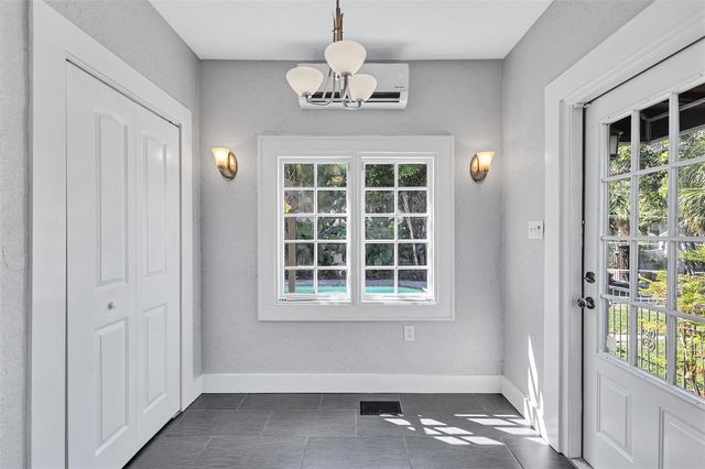 120 PARK STREET N, St Petersburg, FL 33710