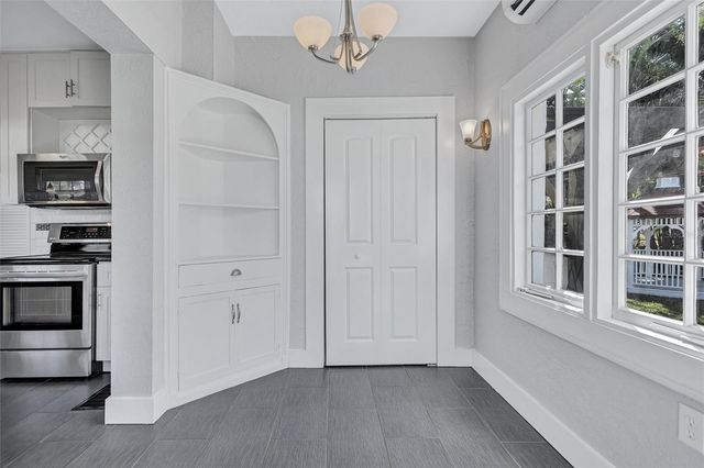 120 PARK STREET N, St Petersburg, FL 33710