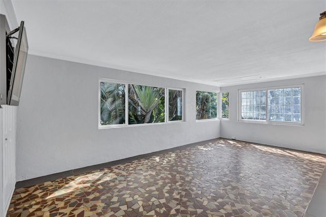 120 PARK STREET N, St Petersburg, FL 33710