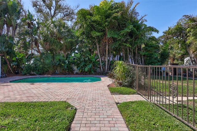 120 PARK STREET N, St Petersburg, FL 33710