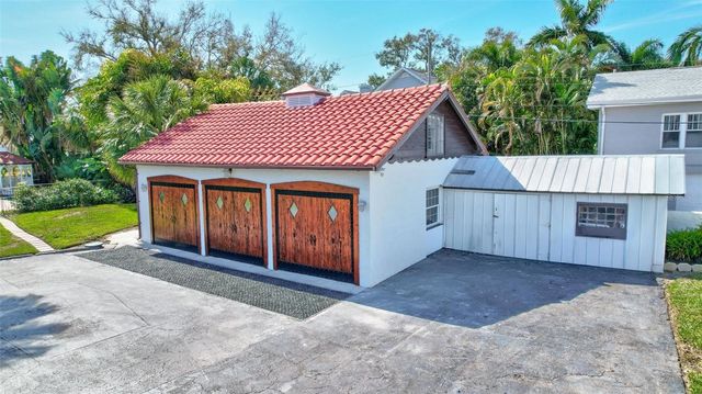 120 PARK STREET N, St Petersburg, FL 33710