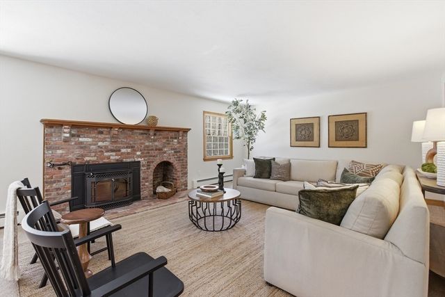 58 Kelleher St, Marlborough, MA 01752