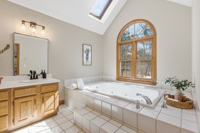 58 Kelleher St, Marlborough, MA 01752