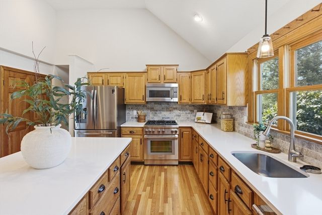 58 Kelleher St, Marlborough, MA 01752