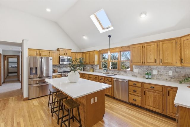 58 Kelleher St, Marlborough, MA 01752