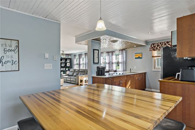 86 Quannacut Road A, Westerly, RI 02891