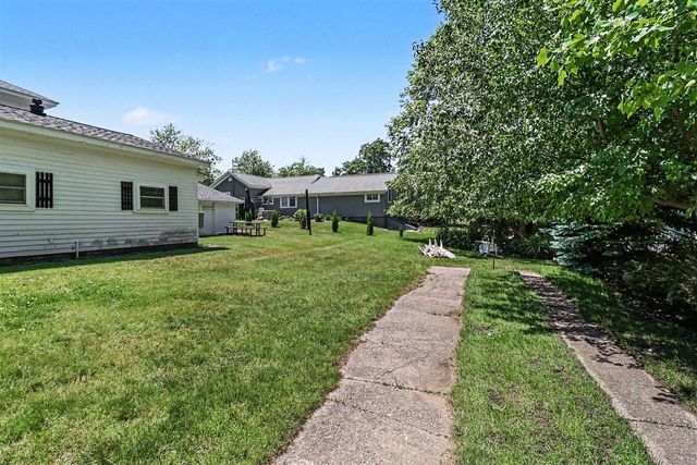 382 E 3rd Street, Pentwater, MI 49449