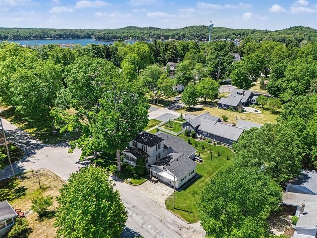 382 E 3rd Street, Pentwater, MI 49449