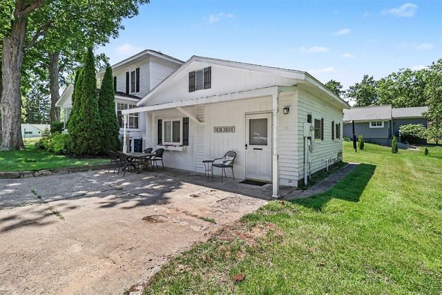 382 E 3rd Street, Pentwater, MI 49449