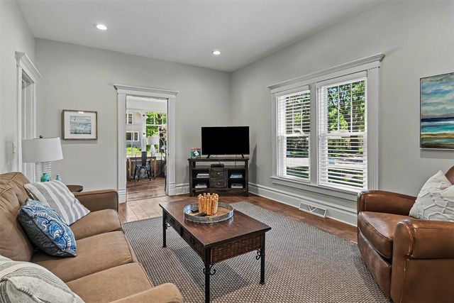 382 E 3rd Street, Pentwater, MI 49449