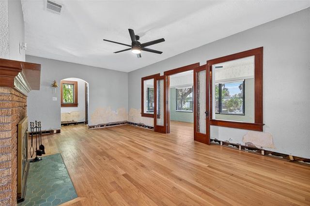 4218 HARRISBURG STREET NE, St Petersburg, FL 33703