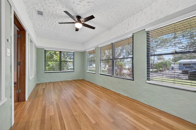 4218 HARRISBURG STREET NE, St Petersburg, FL 33703