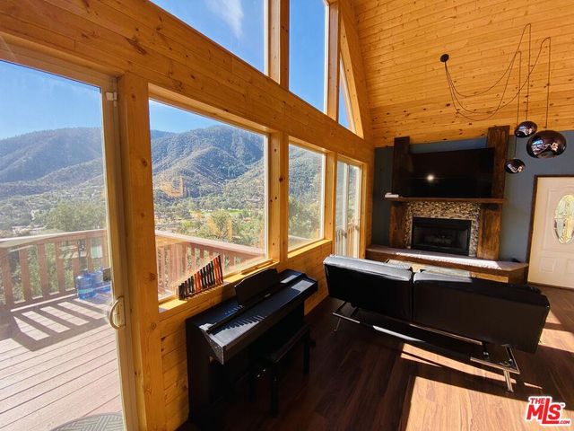 3821 North End Dr, Frazier Park, CA 93225