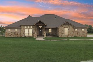 512 Wagon Train, La Vernia, TX 78121