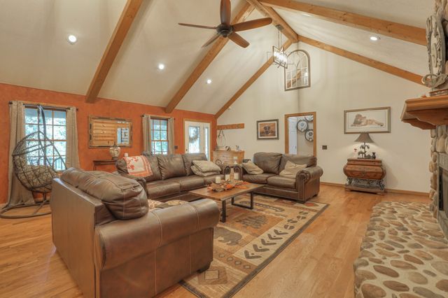 118 Robert Simmons Rd, Westmoreland, TN 37186