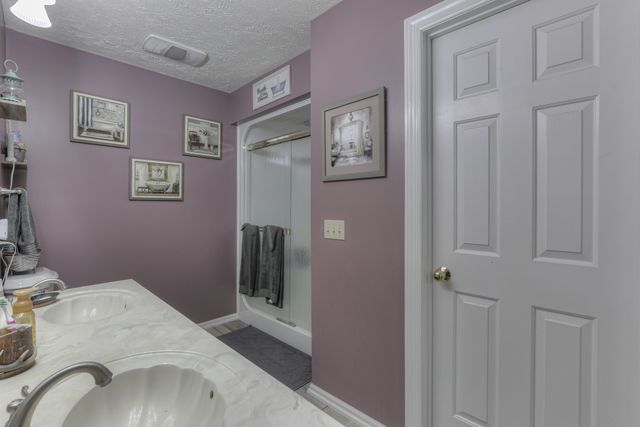 118 Robert Simmons Rd, Westmoreland, TN 37186