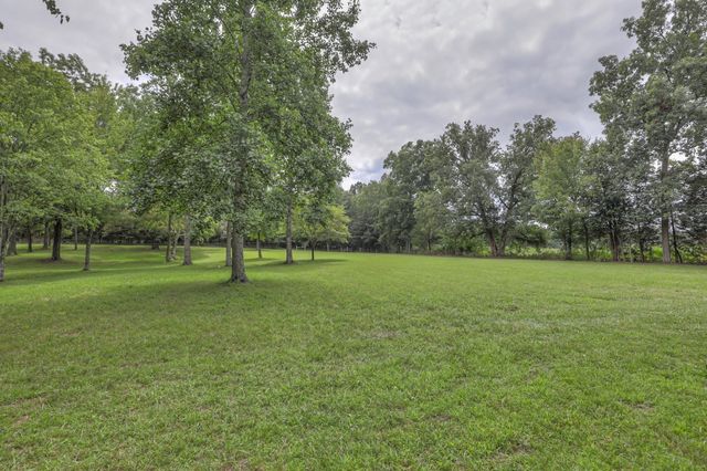 118 Robert Simmons Rd, Westmoreland, TN 37186