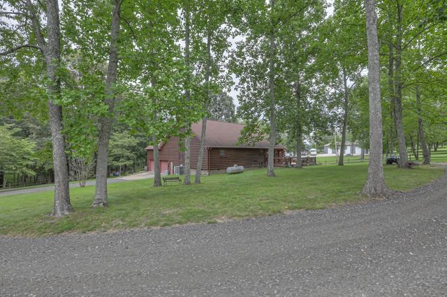 118 Robert Simmons Rd, Westmoreland, TN 37186