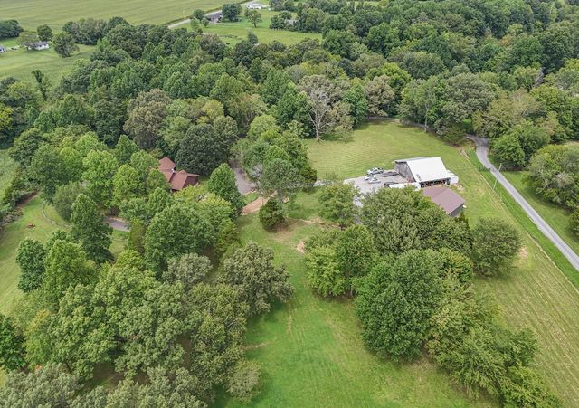 118 Robert Simmons Rd, Westmoreland, TN 37186